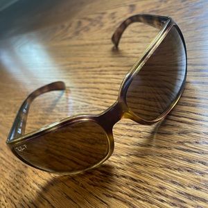 Ray Ban polarized sunglasses RB4068